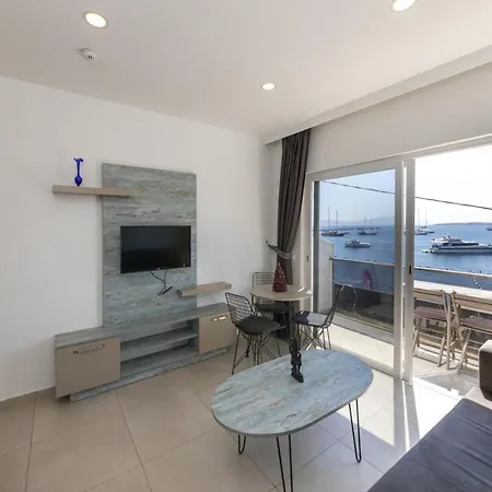 Seafront Flat With Excellent Sea View In Apartman Bodrum