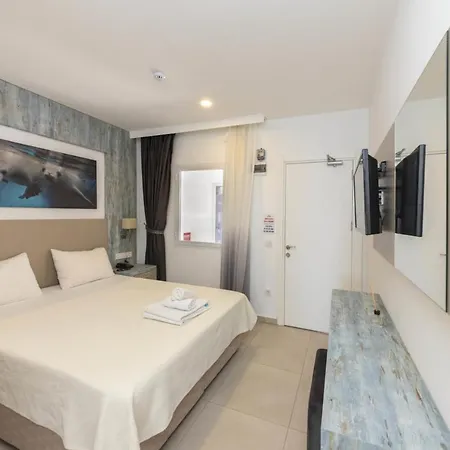 Seafront Flat With Excellent Sea View In