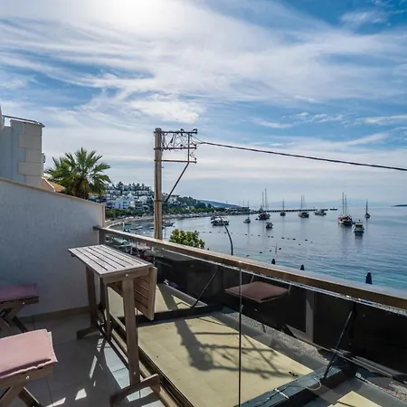 Apartman Seafront Flat With Excellent Sea View In Bodrum