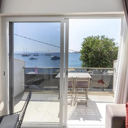 Seafront Flat With Excellent Sea View In Bodrum