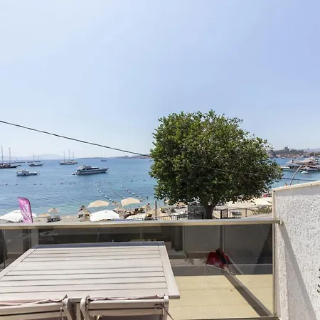 Seafront Flat With Excellent Sea View In