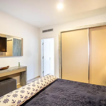 Seafront Flat With Excellent Sea View In Apartment *
