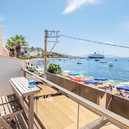 Seafront Flat With Excellent Sea View In